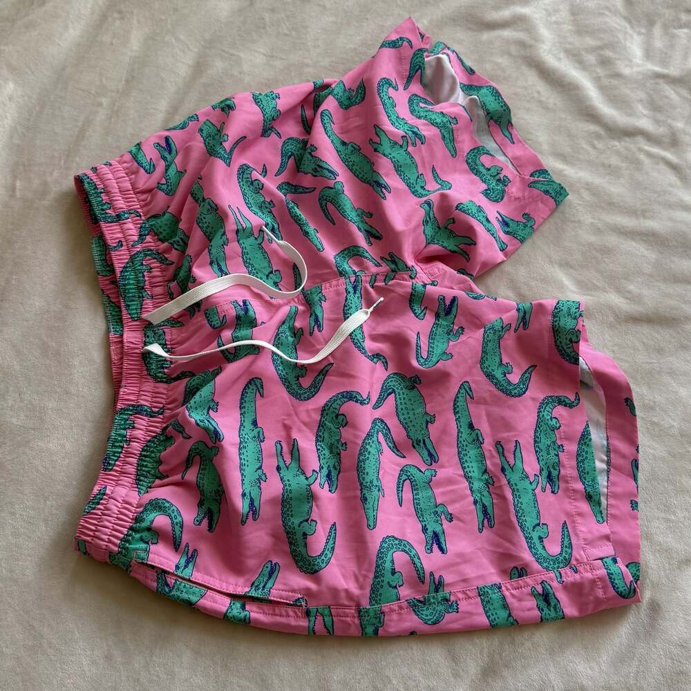 Chubbies Pink Alligator Print 7" Inseam Swim Trunks with Compression Liner Sz L - Picture 1 of 6
